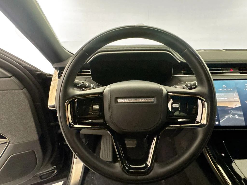 Used 2024 Black Land Rover Dynamic SE image 11
