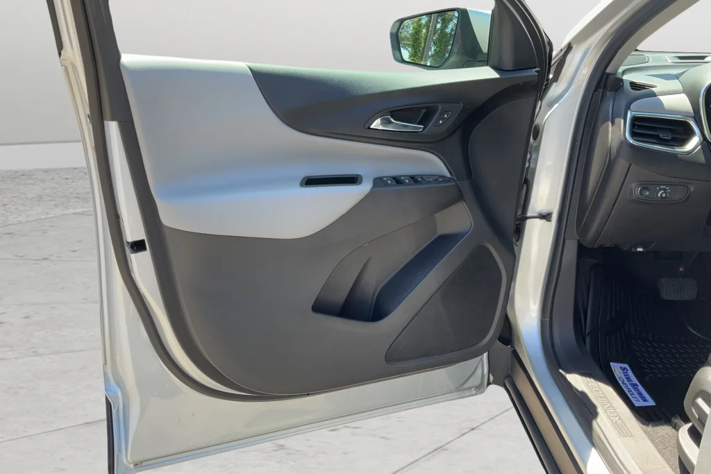 Used 2022 Silver Chevrolet LT image 11