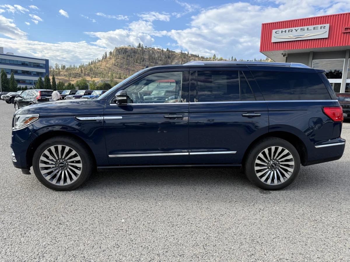 Used 2020 Blue Lincoln Reserve image 3