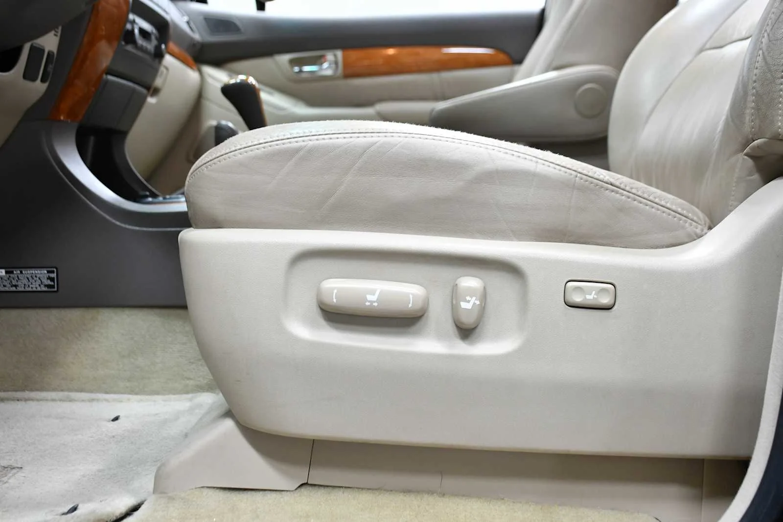 Used 2007 Black Onyx Lexus  image 15