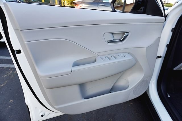 New 2026 White Hyundai SEL Premium image 24