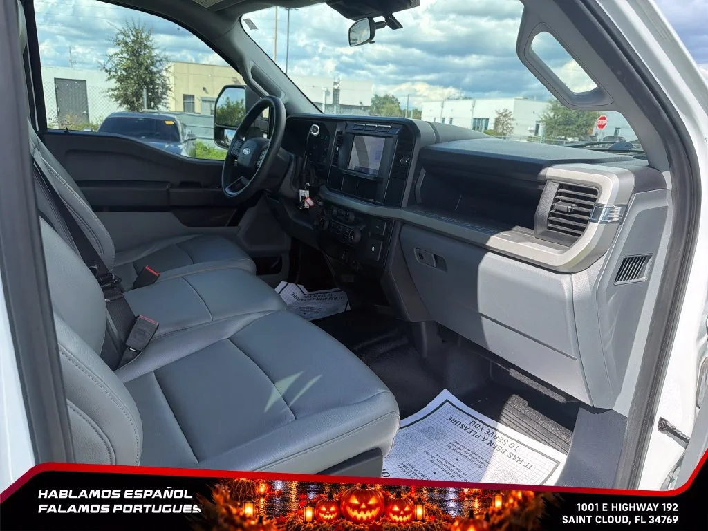Used 2023 White Ford XL image 29