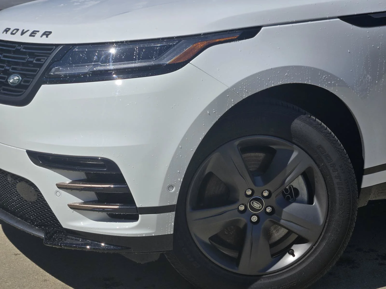 Certified Used 2025 Fuji White Land Rover Dynamic SE image 7