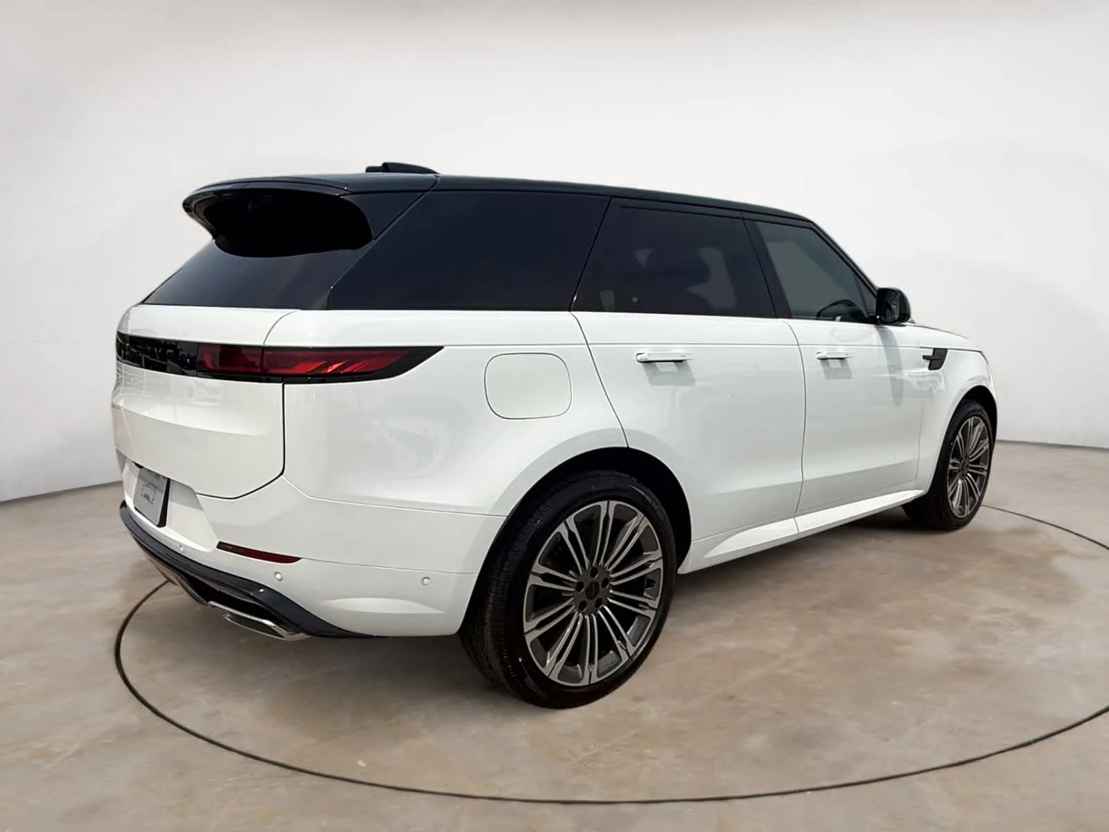 New 2026 Fuji White Land Rover Dynamic SE image 5