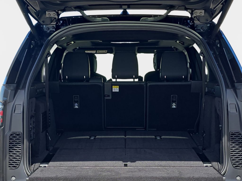 New 2026 Carpathian Grey Land Rover Tempest Edition image 12