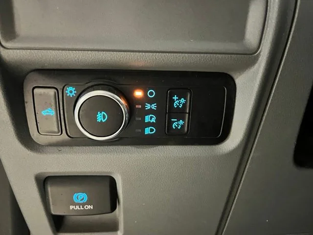 Used 2023 Silver Ford XLT image 21