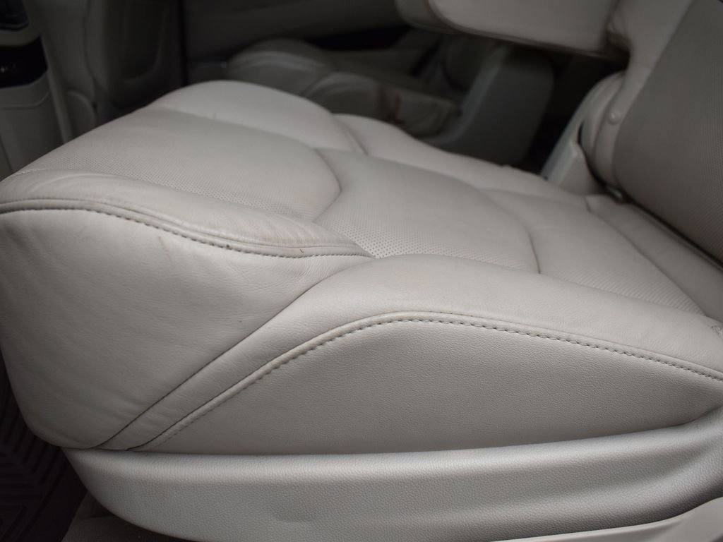 2015 CADILLAC ESCALADE - Image 25