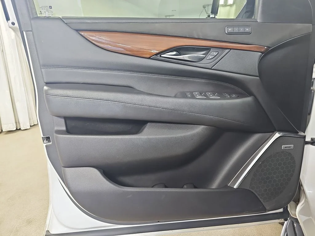 Used 2018 White Cadillac Luxury image 33