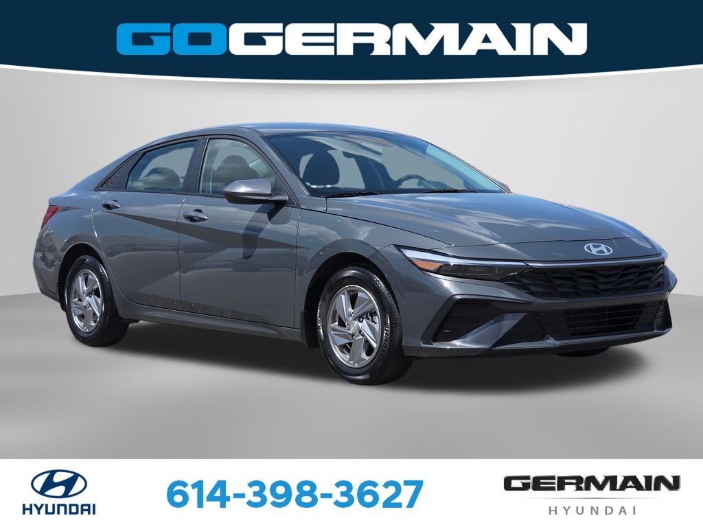 Used 2025 Gray Hyundai SE image 4