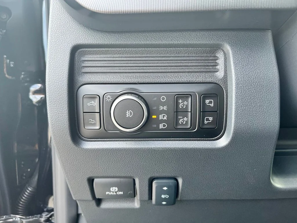 New 2026 Black Ford Platinum image 16