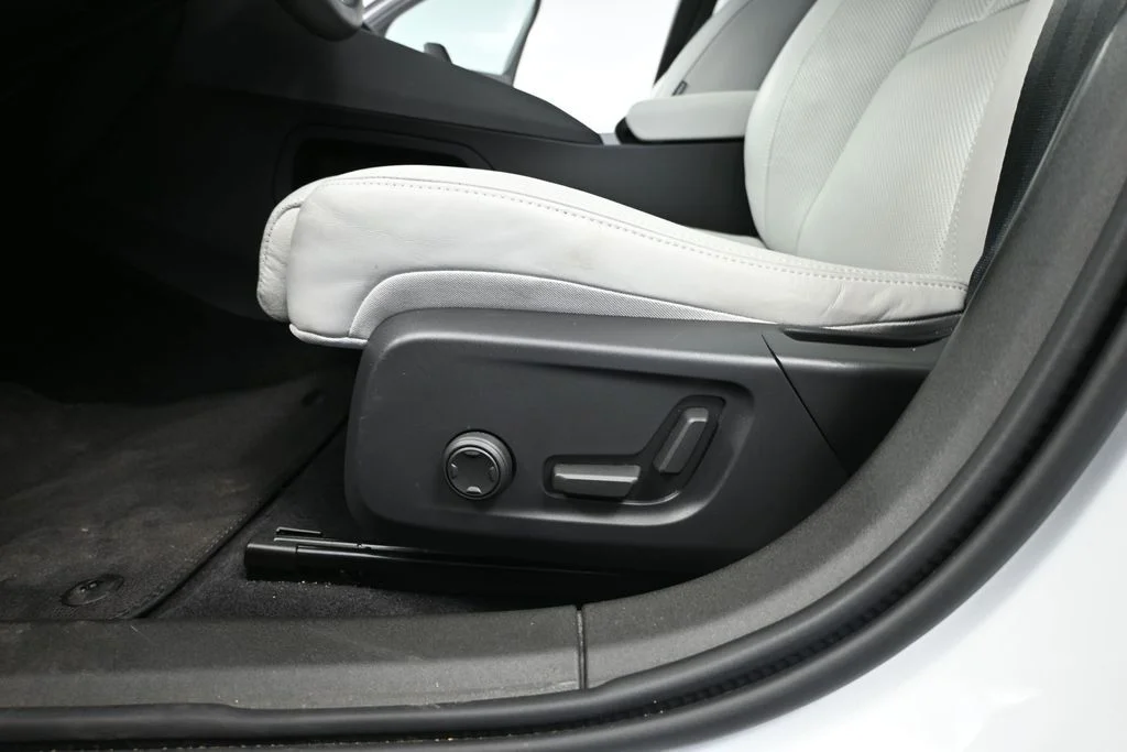 Certified Used 2024 White Polestar Long Range Dual Motor image 19