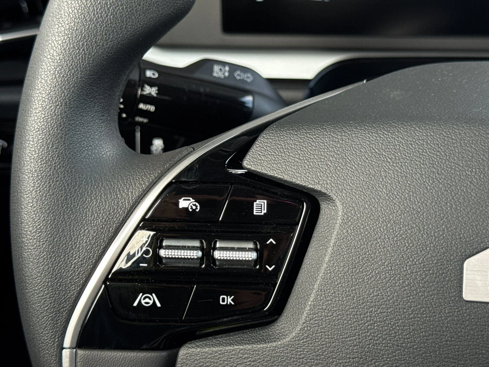 New 2026 White Kia LX image 24