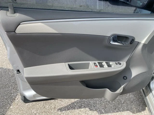 Used 2012 Silver Chevrolet LT image 16