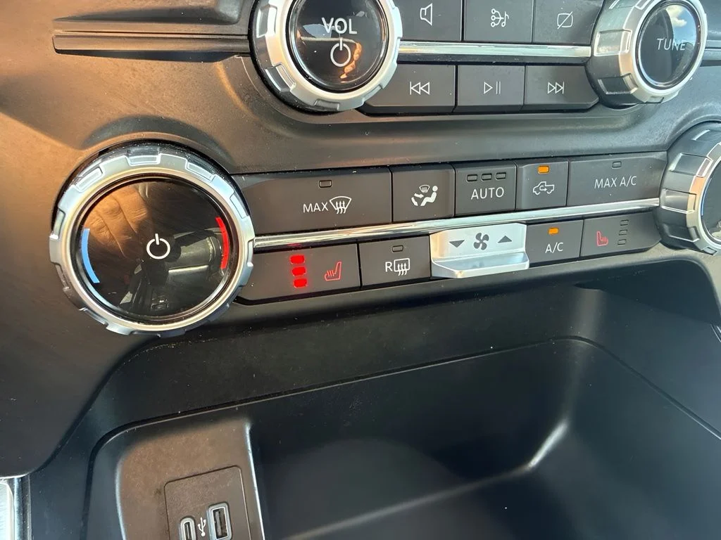 Used 2023 Blue Ford XLT image 13