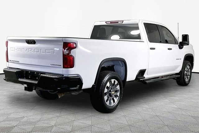 Used 2023 White Chevrolet Custom image 6