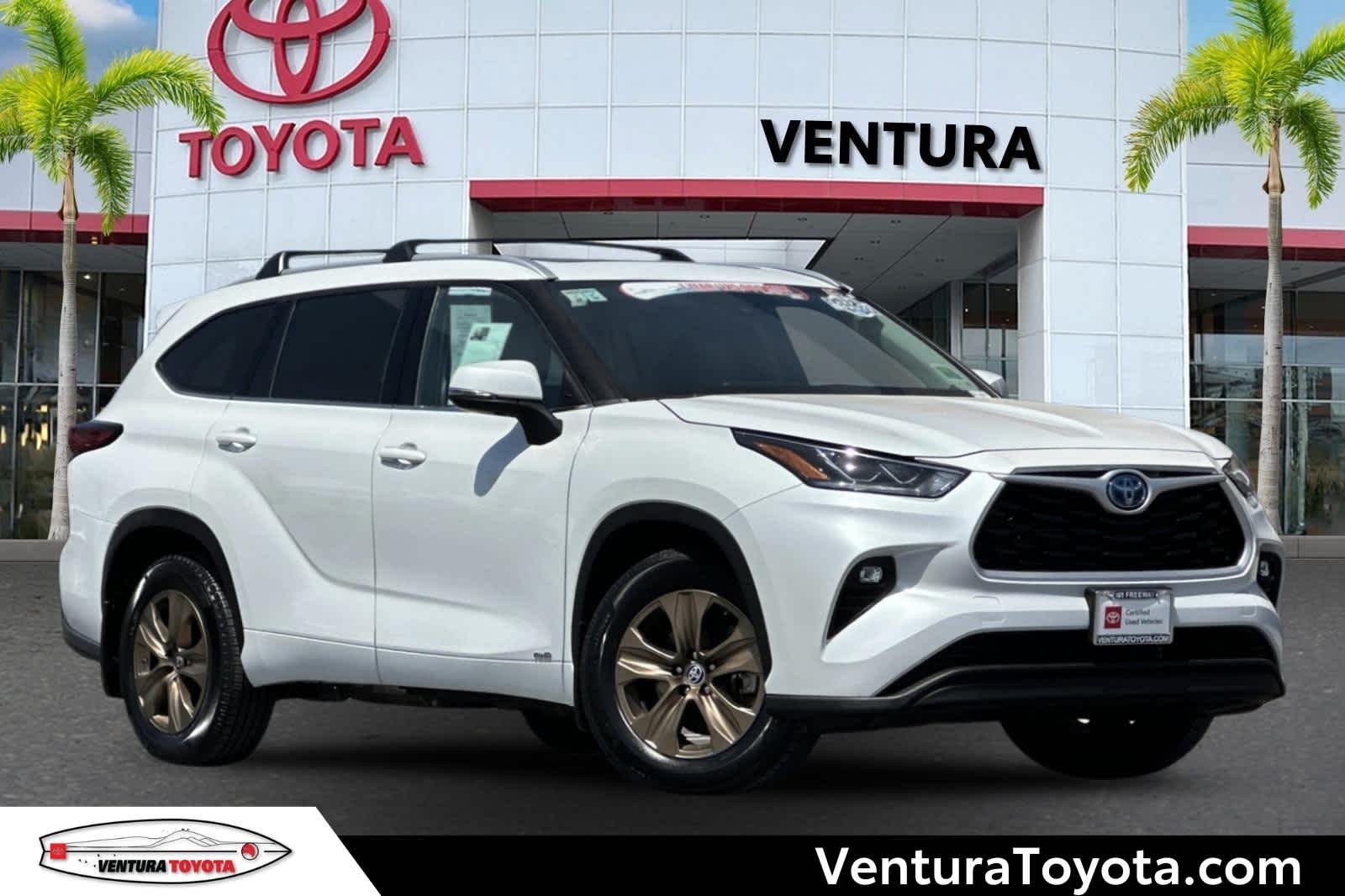 2022 Toyota Highlander Bronze Edition Hybrid 4x4's photo