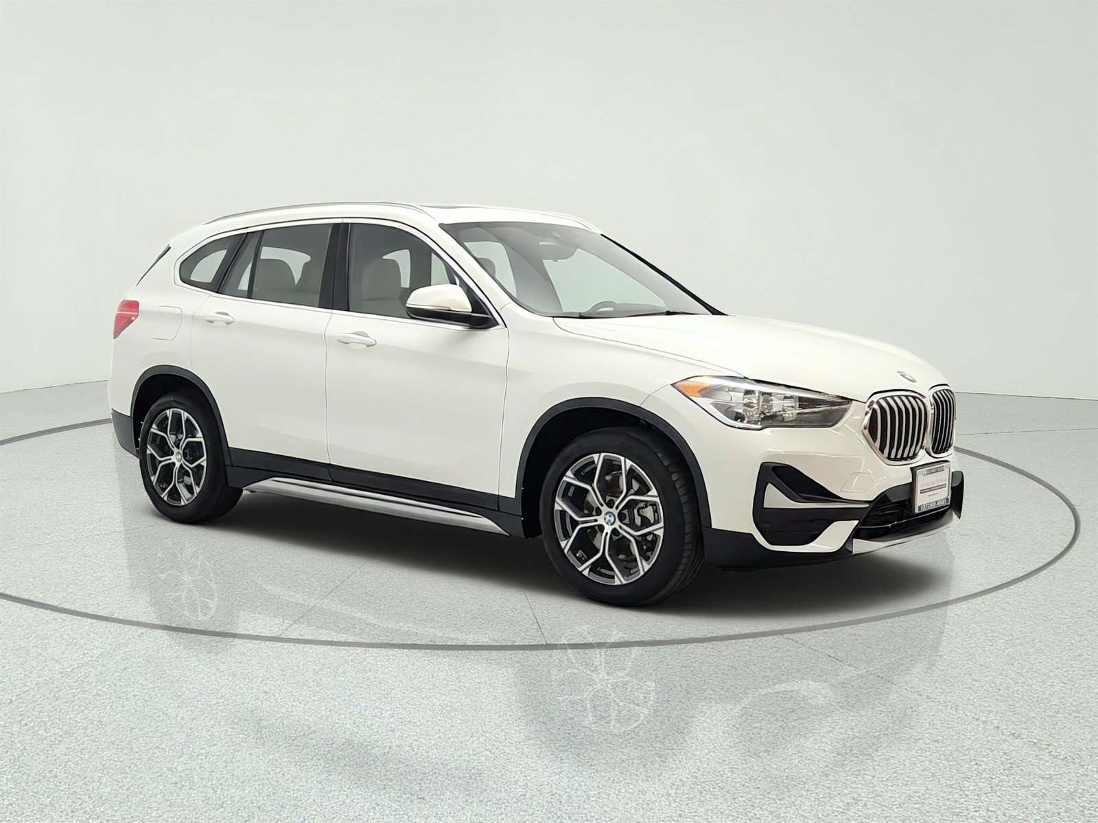 Used 2021 Alpine White BMW xDrive28i Sports Activity Vehicle image 3