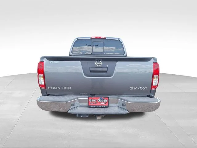 Used 2016 Gray Nissan SV image 6