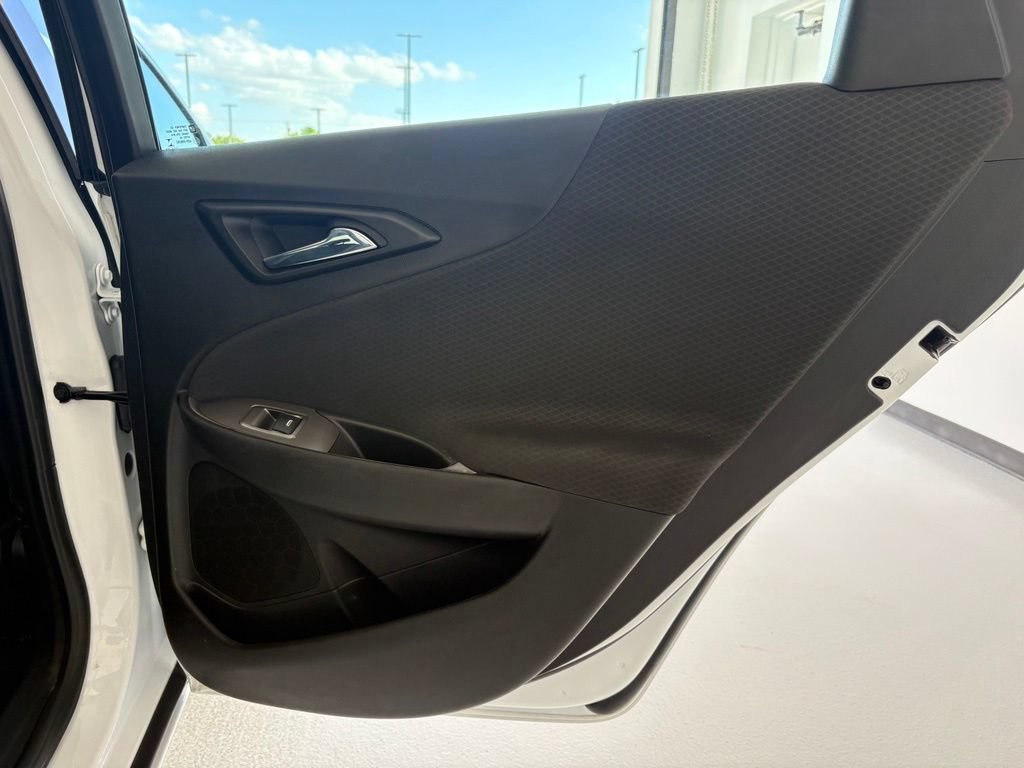 Used 2021 SUMMIT WHITE Chevrolet RS image 30