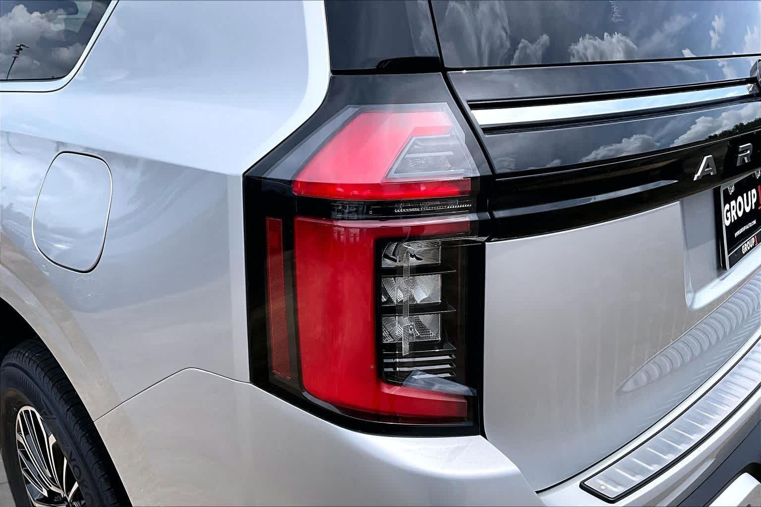 New 2026 Brilliant Silver Nissan SL image 12