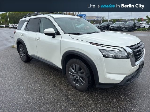 2022 Nissan Pathfinder SV 4WD's photo
