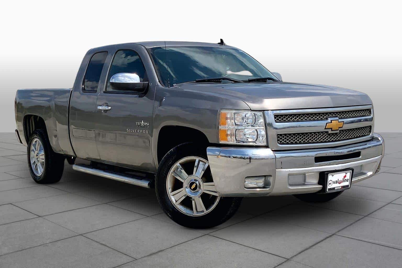 Used 2013 Graystone Metallic Chevrolet LT image 3
