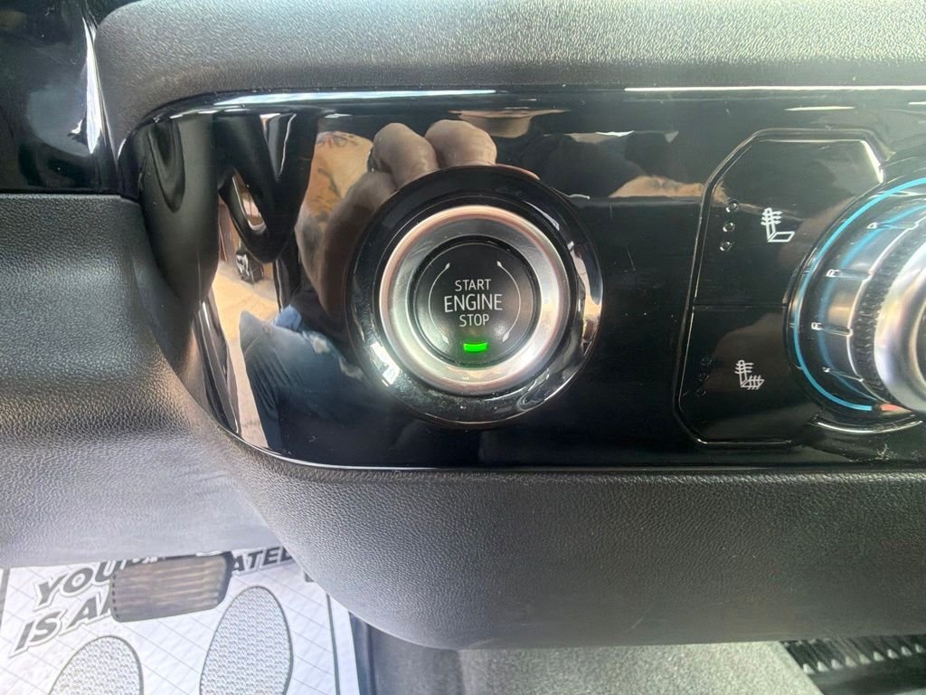 Used 2024 Silver GMC Elevation image 32