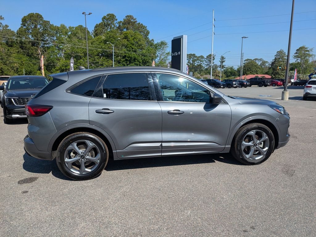 Used 2024 Gray Ford ST-Line image 3