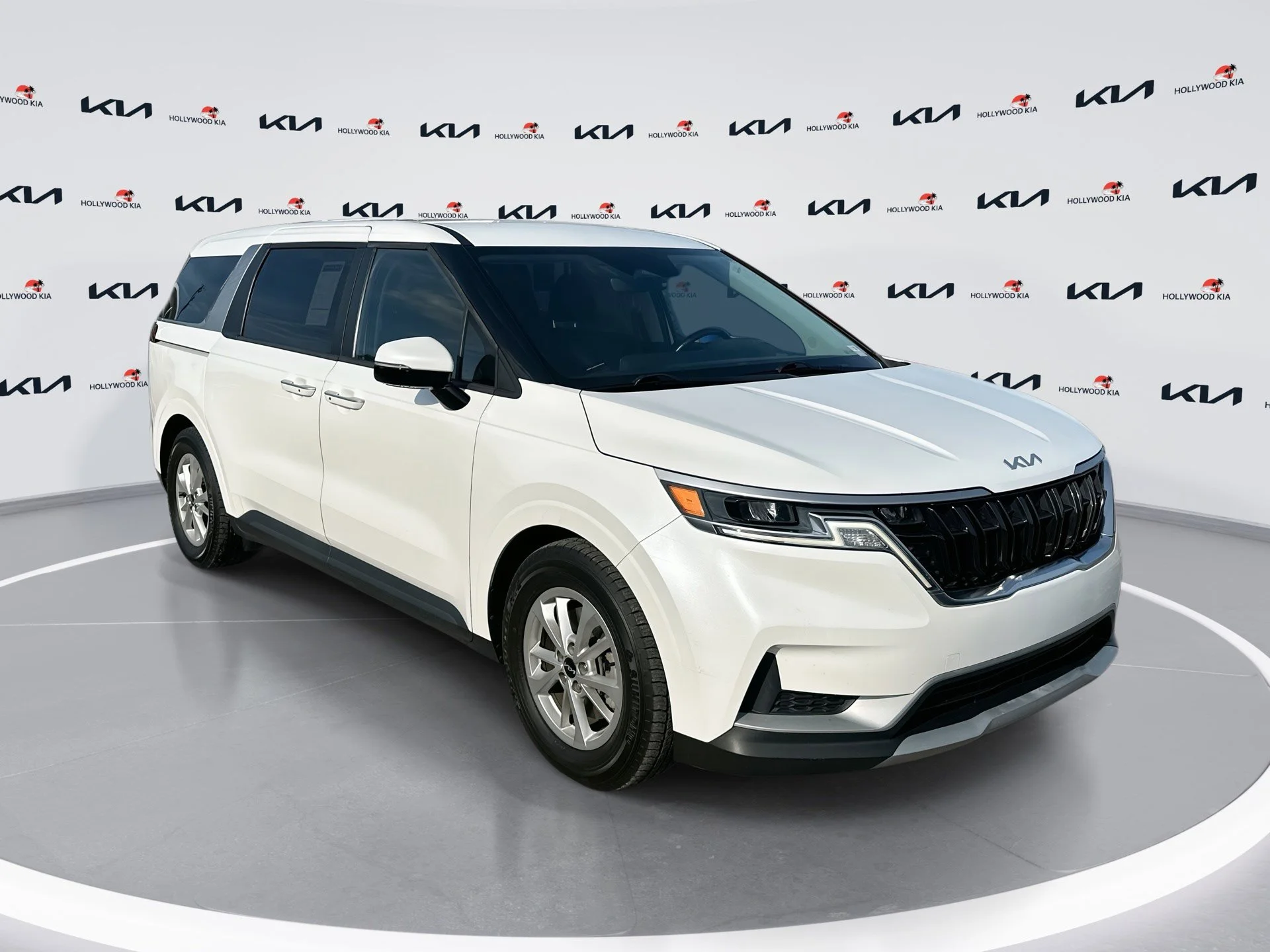 2022 Kia Sedona LX Seat Pkg's photo