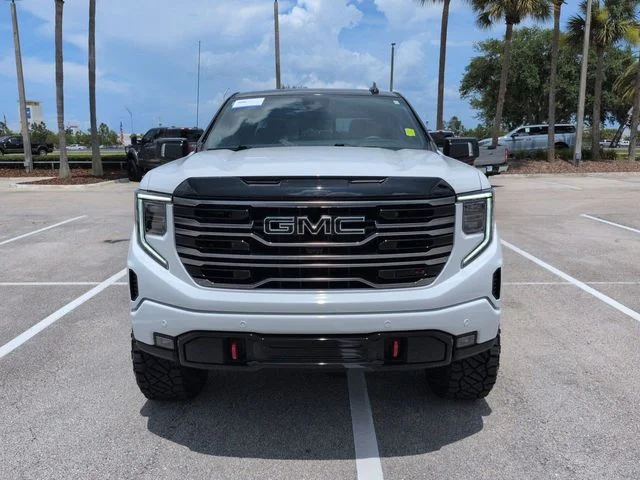 Used 2026 White GMC AT4 image 9