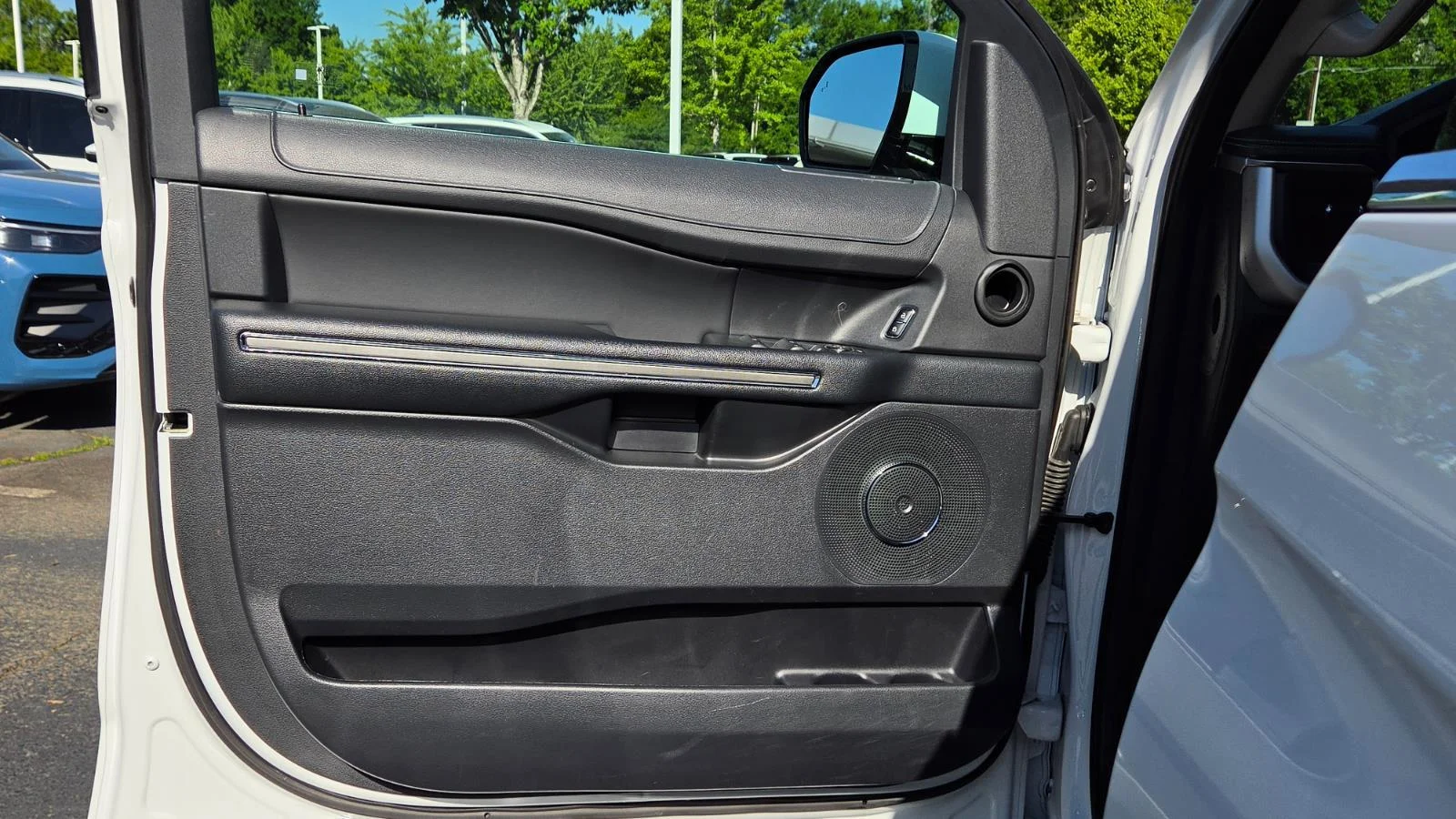 Used 2024 Oxford White Ford XLT image 14