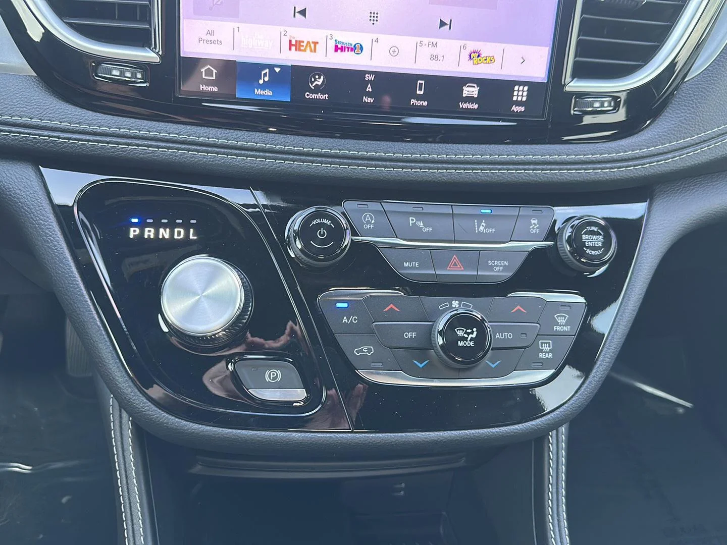 2026 Chrysler Pacifica Limited - Photo 23