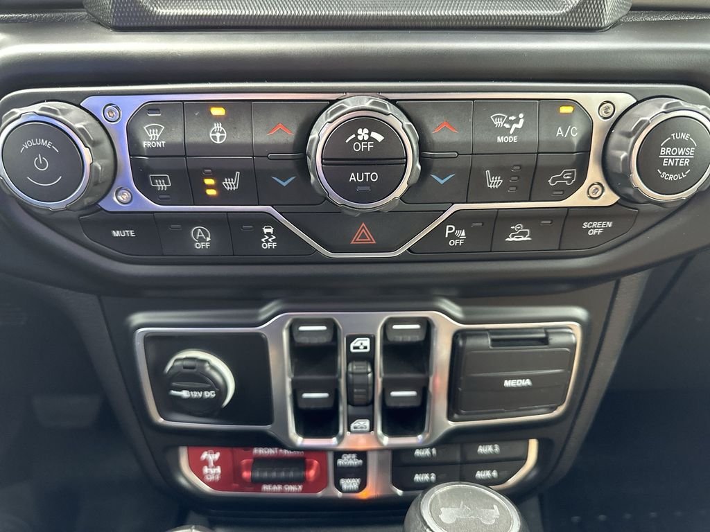 Used 2021 White Jeep Unlimited Rubicon image 28