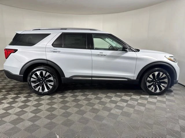 New 2026 Space White Metallic Ford Platinum image 2