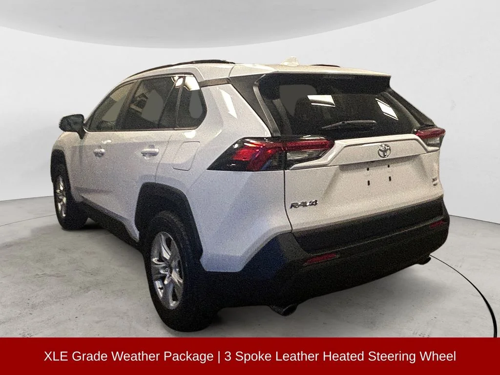 Used 2020 Super White Toyota XLE image 3