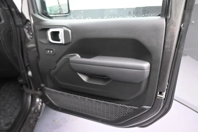 New 2026 Granite Crystal Metallic Clear-Coat Exterior Paint Jeep 85th Anniversary Edition image 20