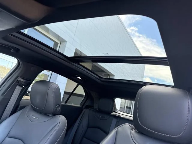 Used 2019 CRYSTAL WHITE TRICOAT Cadillac AWD Sport image 77