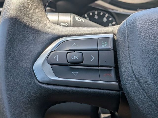 Used 2024 White Jeep Latitude image 27