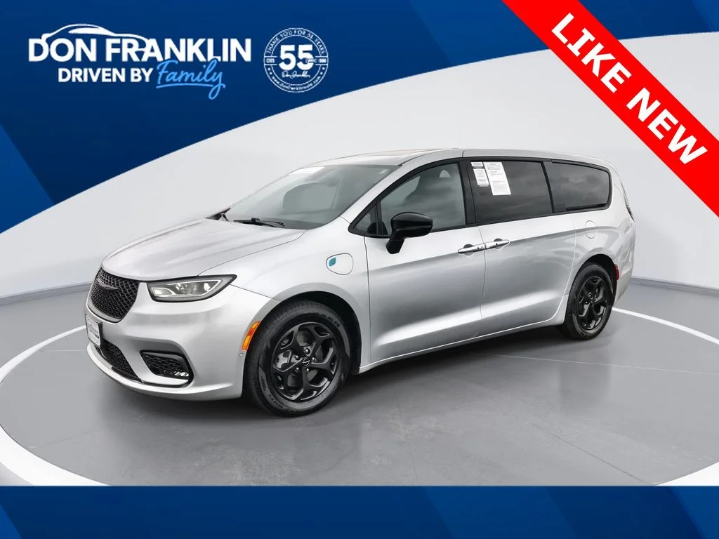 2023 Chrysler Pacifica Hybrid Limited Hybrid's photo