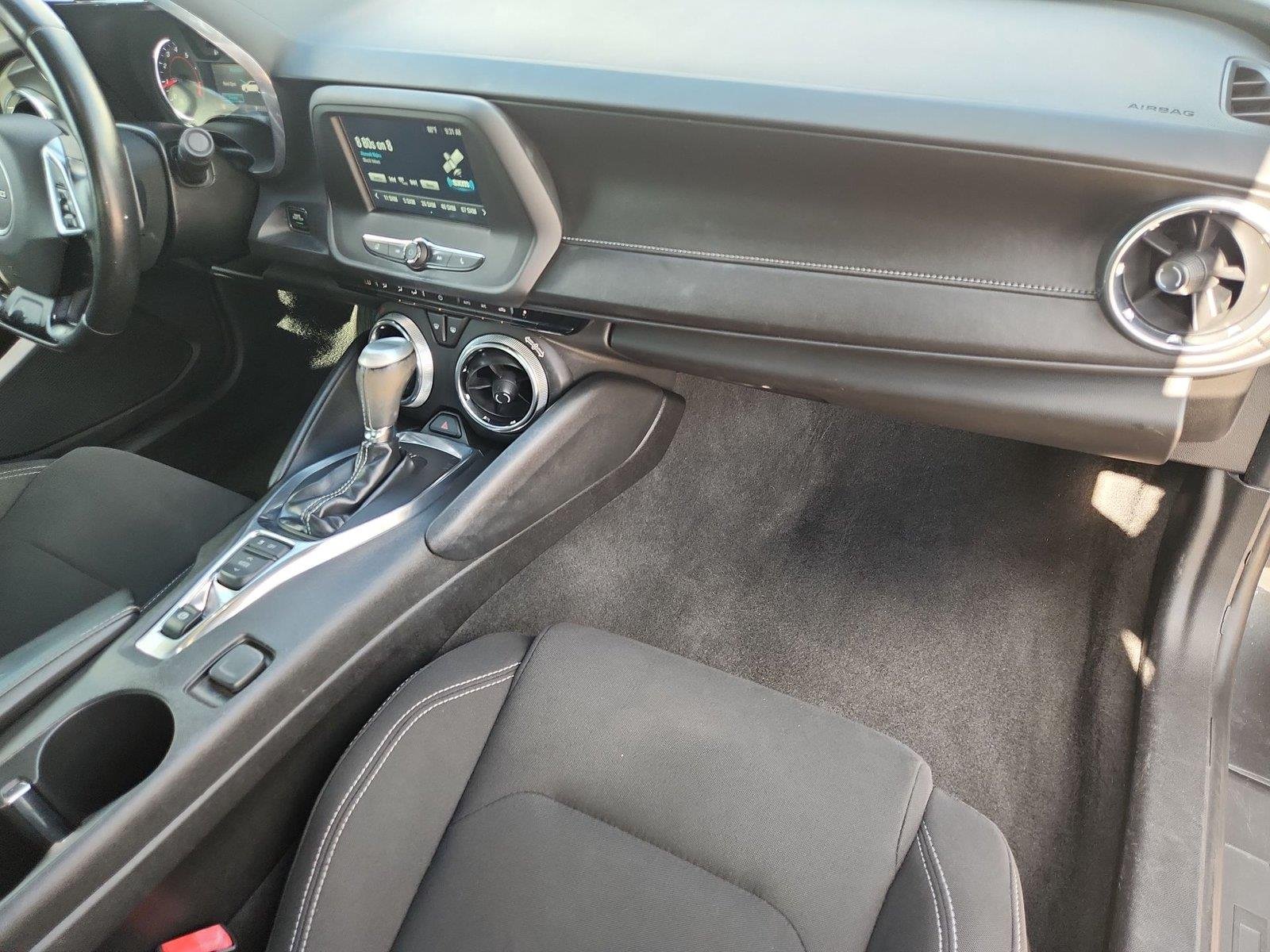 2018 Chevrolet Camaro 1LT - Photo 26