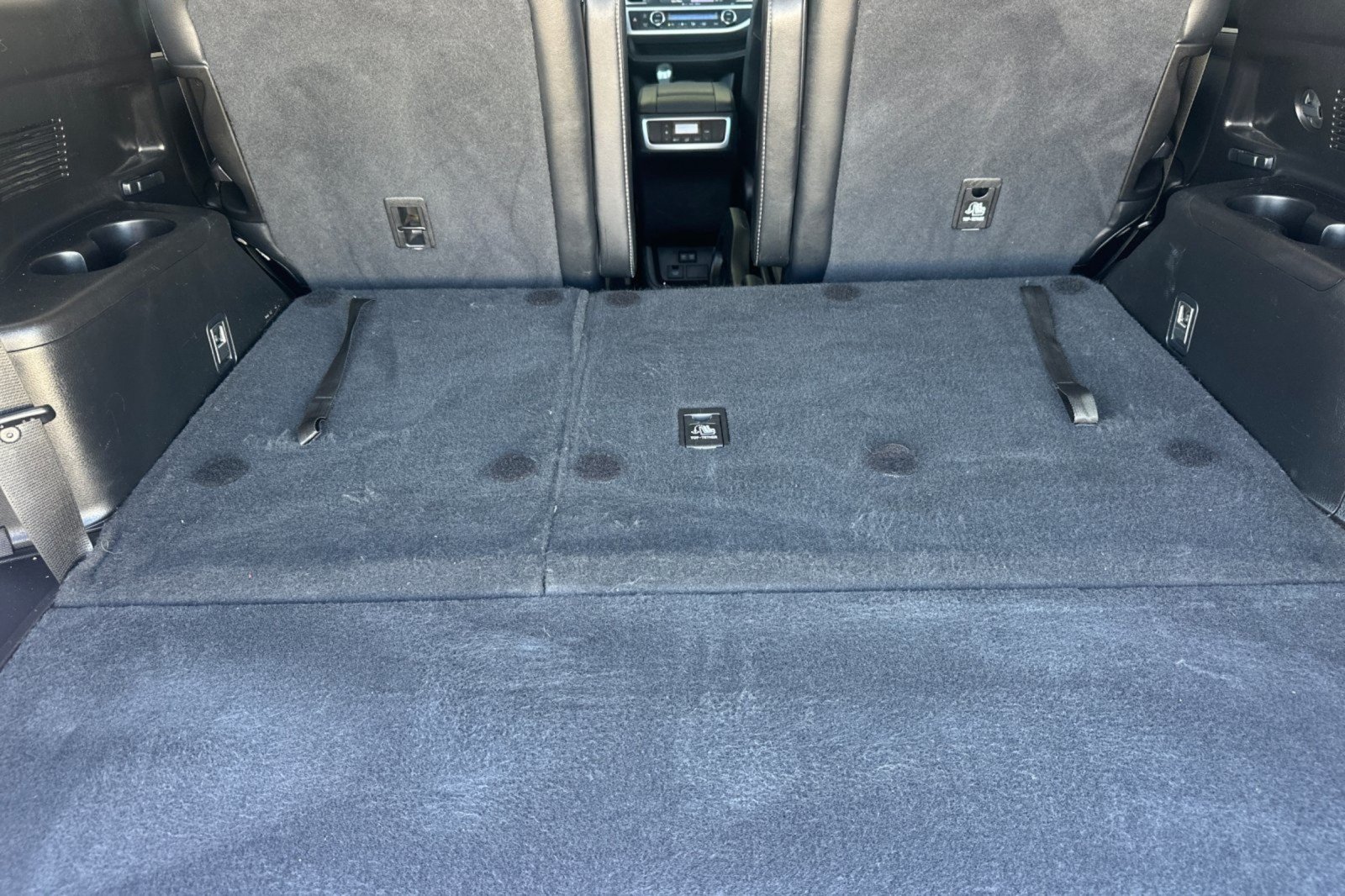 Used 2018 CELESTIAL SILVER MET Toyota SE image 15