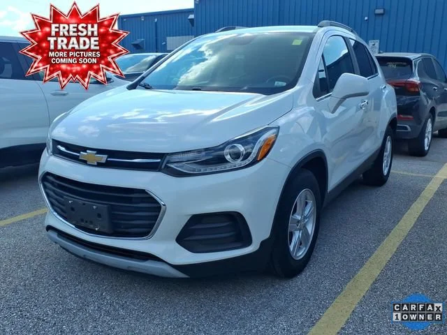 Used 2020 SUMMIT WHITE Chevrolet LT image 1