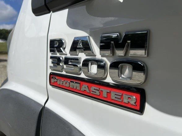 Used 2014 White Ram Base image 35
