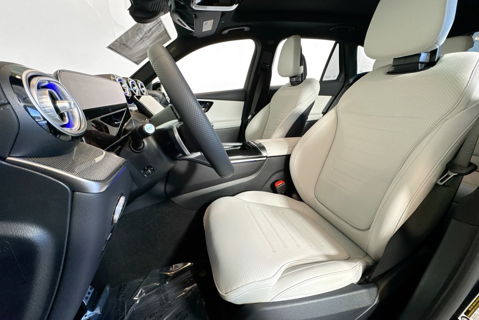 New 2026 Black Mercedes-Benz GLC 300 image 18