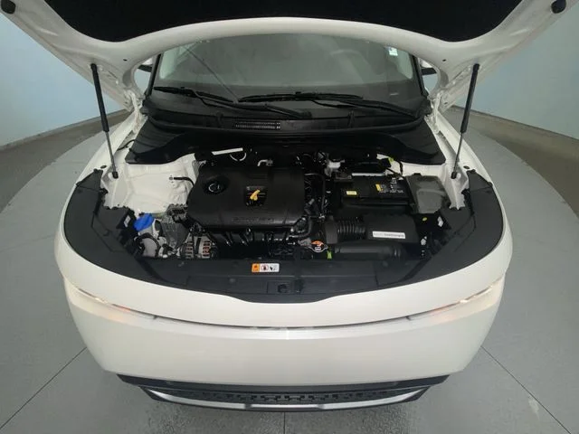 Used 2023 White Kia LX image 24