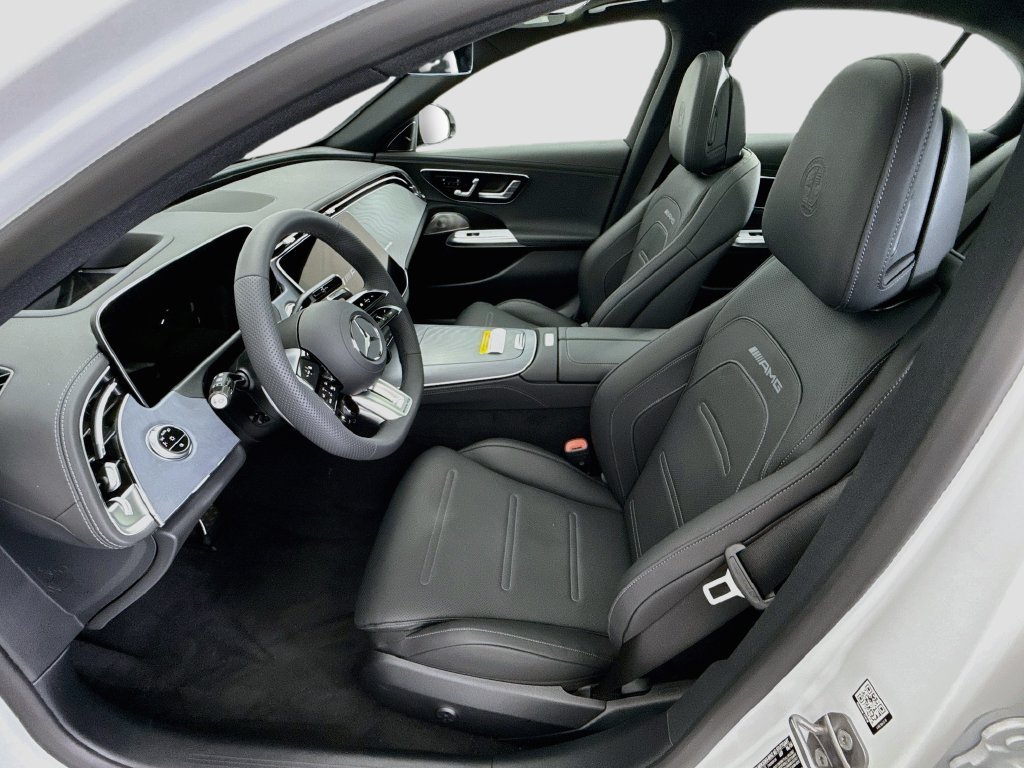 New 2027 MANUFAKTUR Moonlight White Magno Mercedes-Benz E 53 AMG® image 19
