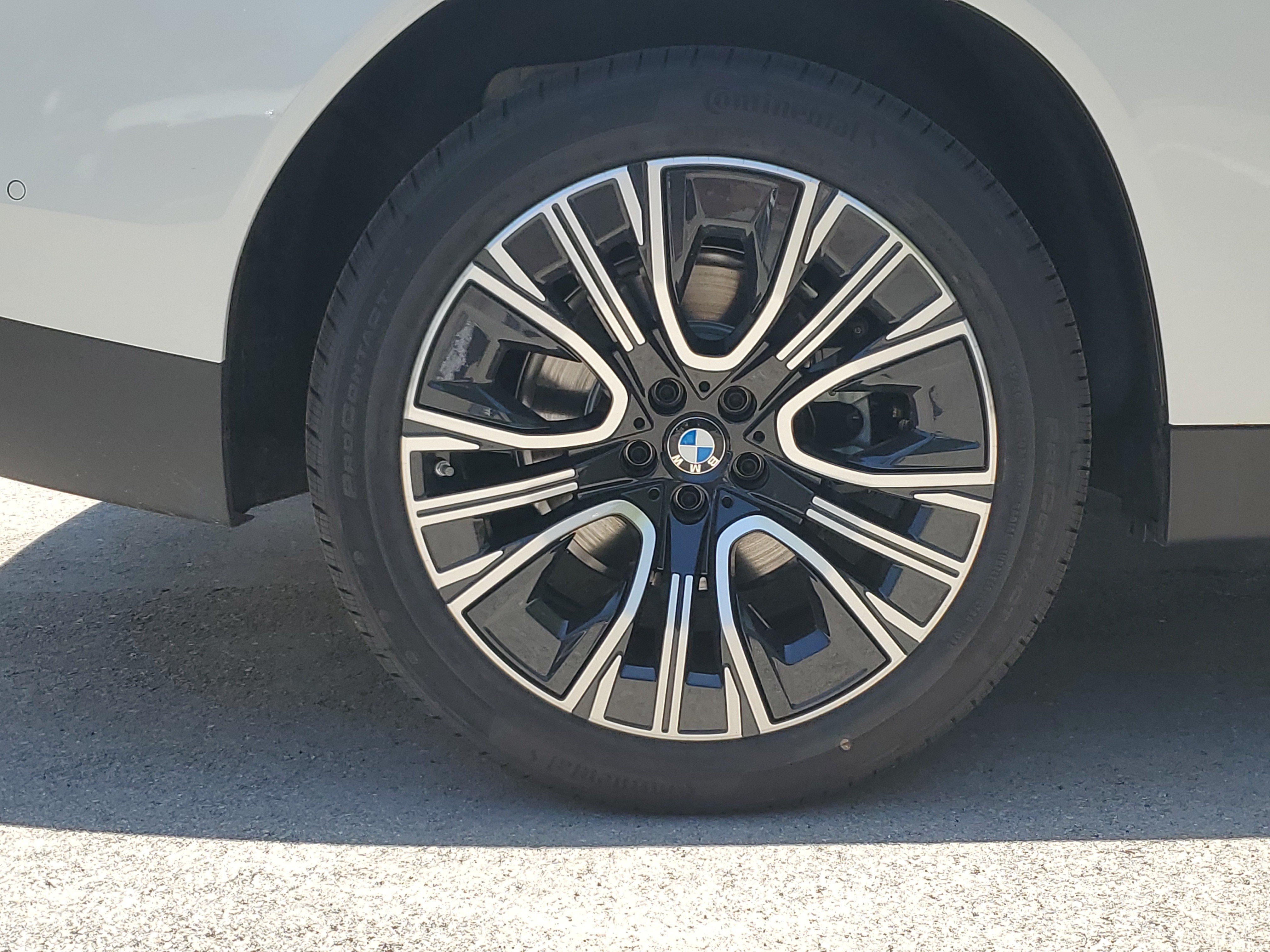 New 2026 Mineral White Metallic BMW 30 xDrive image 5