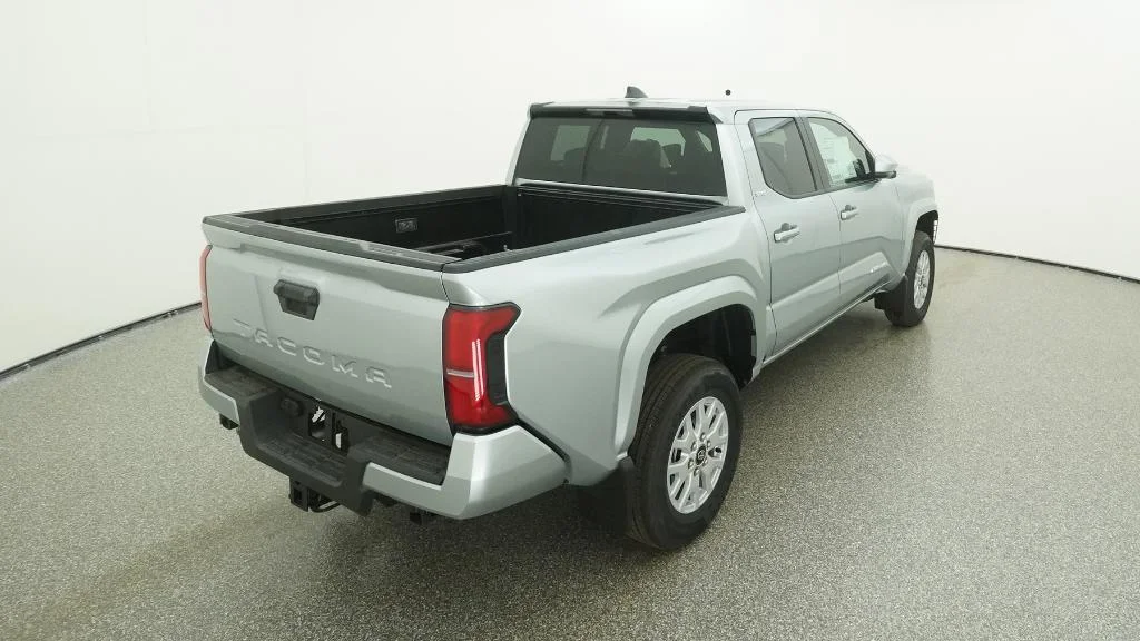 2026 Toyota Tacoma SR5 - Photo 8