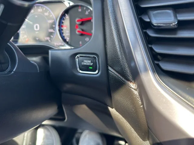 Used 2021 White GMC AT4 image 27