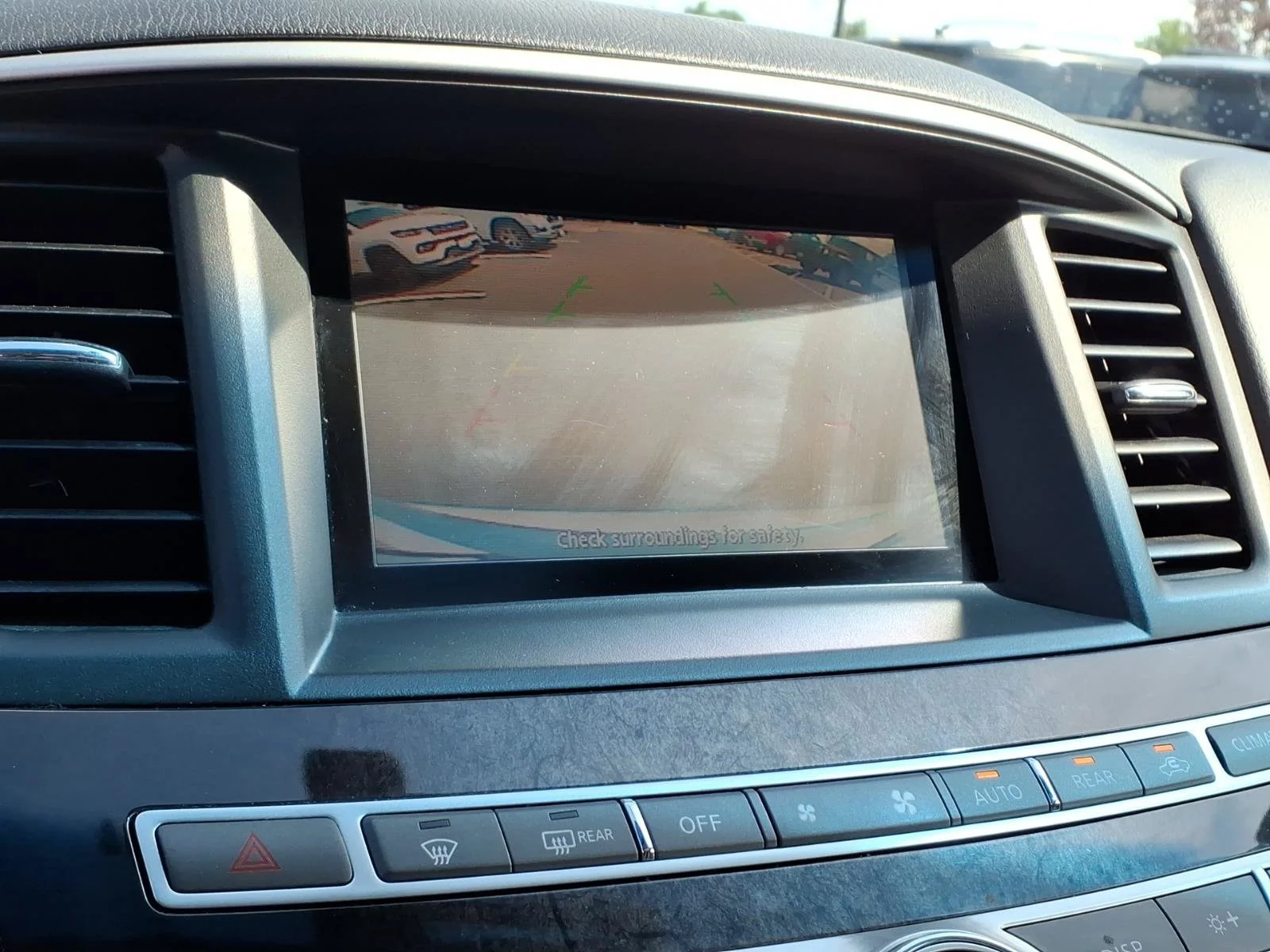 Used 2015 Majestic White INFINITI Base image 11